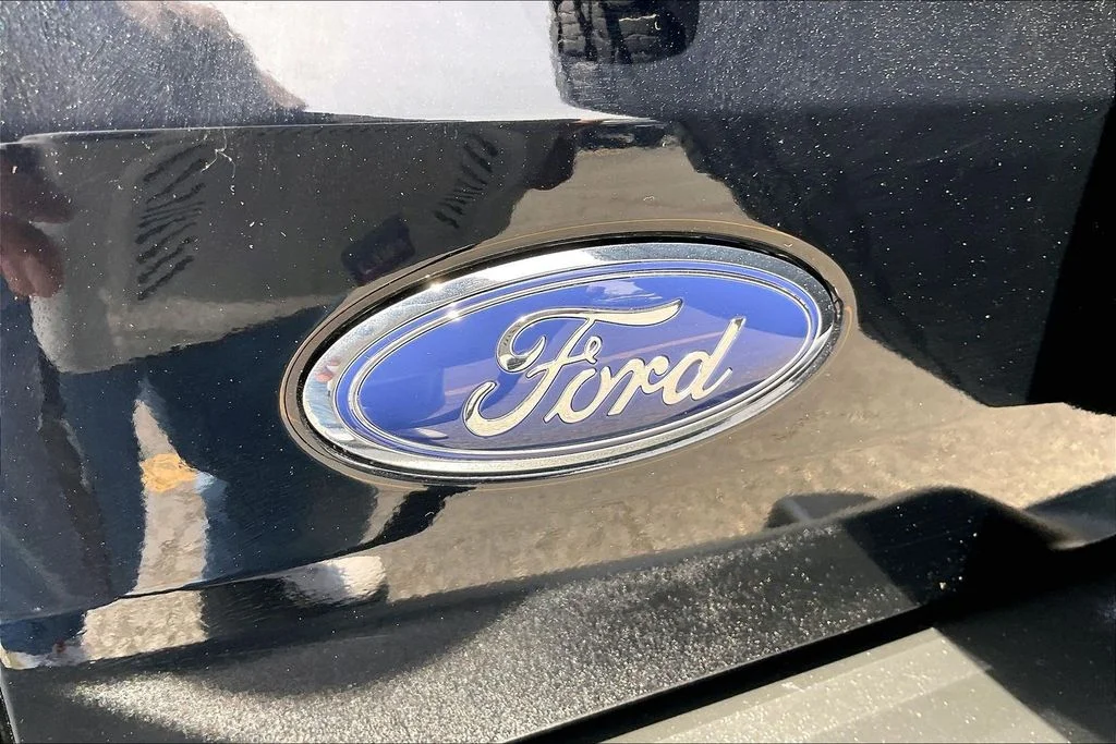 Used 2024 Black Ford Outer Banks image 32