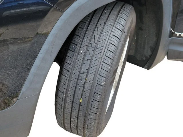 Used 2019 EBONY TWILIGHT METALLIC GMC SLE image 32