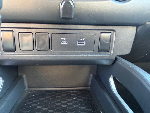 Used 2022 Gray Nissan SV image 29