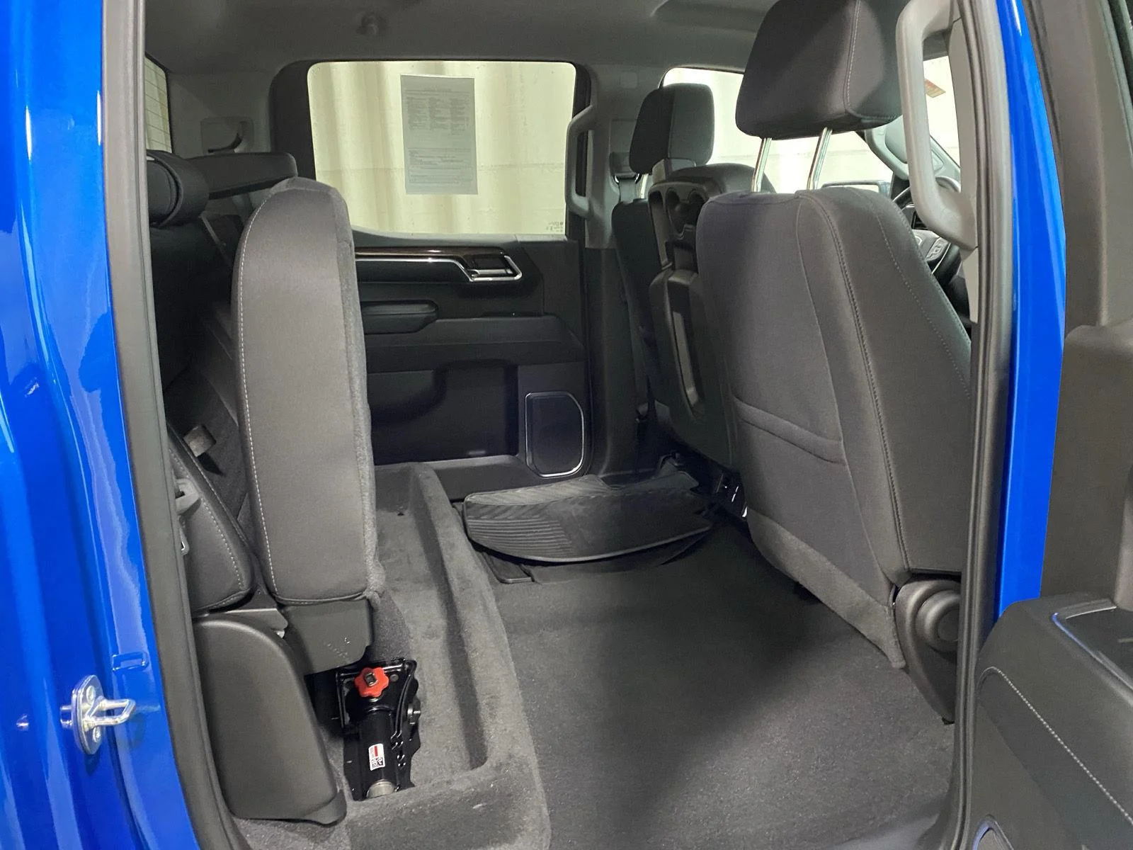 Used 2024 Dynamic Blue Metallic GMC Elevation image 13
