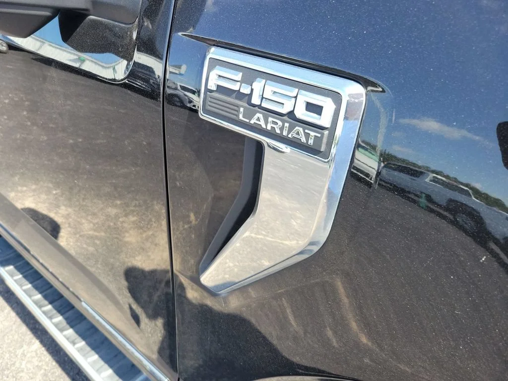 Used 2022 Black Ford LARIAT image 33