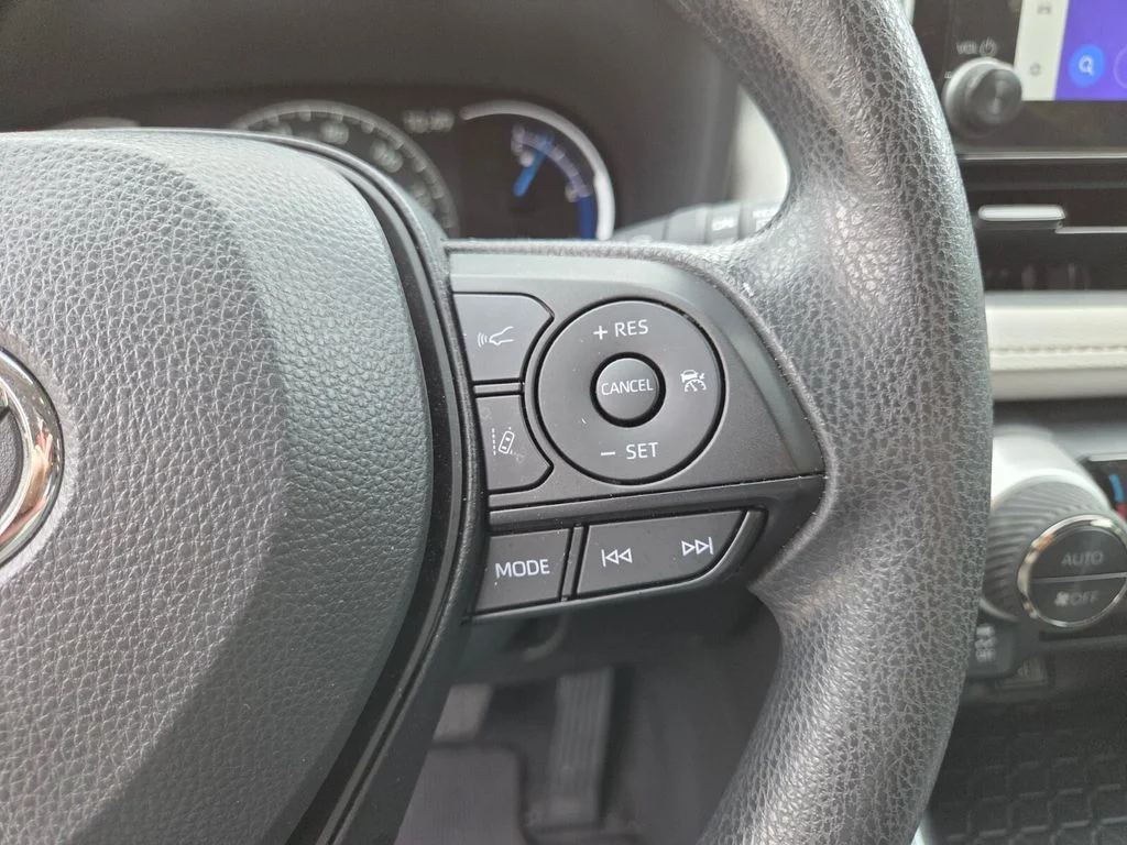 Certified Used 2025 Silver Toyota XLE image 31