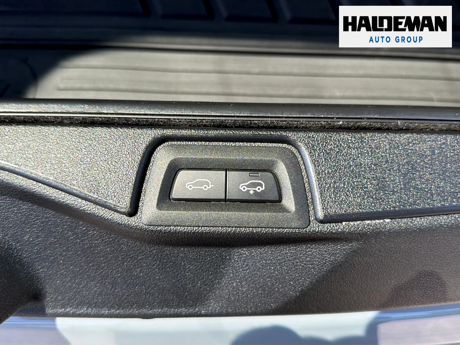 Used 2025 Brooklyn Gray Metallic BMW xDrive50e image 19