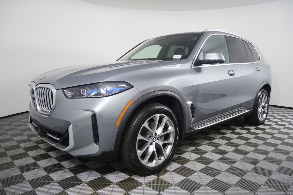 Certified Used 2026 Skyscraper Grey Metallic BMW sDrive40i image 7