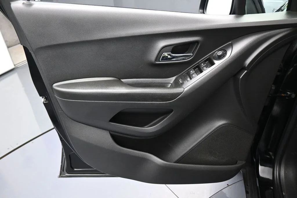 Used 2022 Mosaic Black Metallic Chevrolet LS image 11