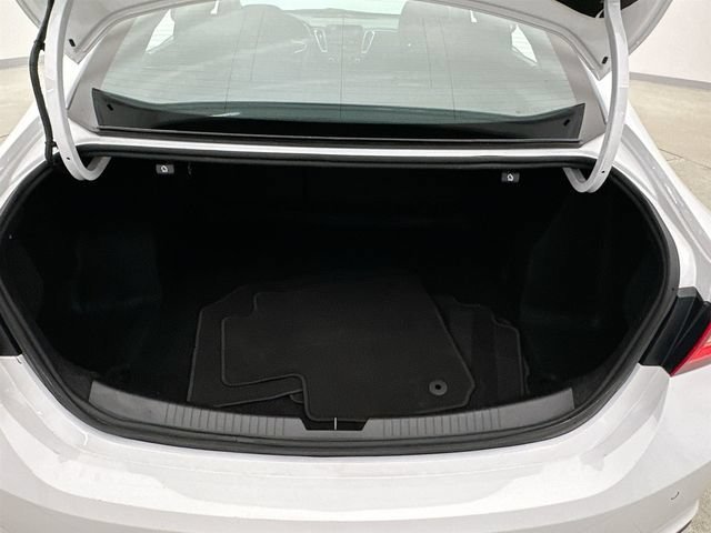 2025 Chevrolet Malibu 1LT - Photo 37