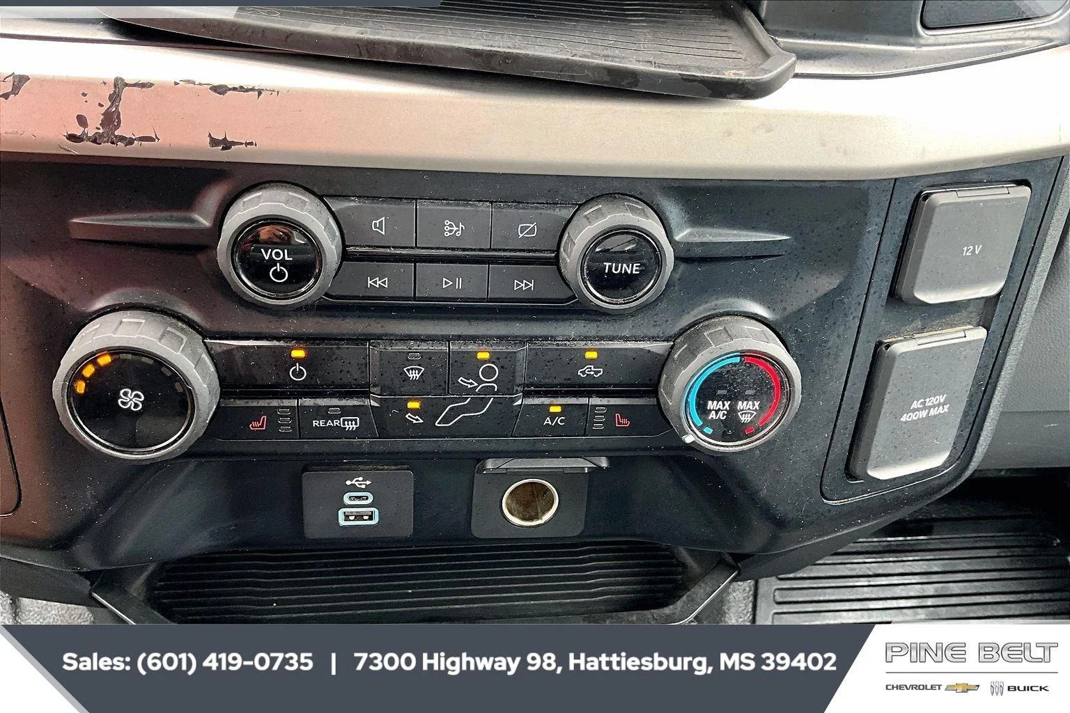 Used 2023 White Ford XL image 24