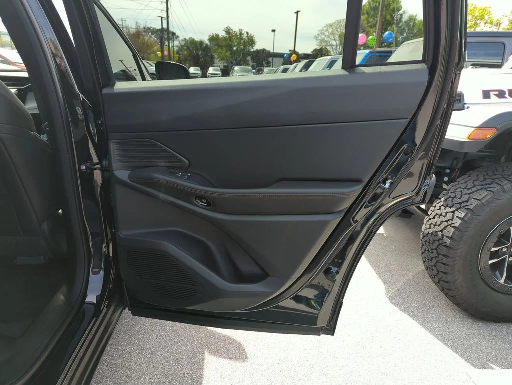 New 2026 Diamond Black Crystal Pearlcoat Jeep Limited image 30