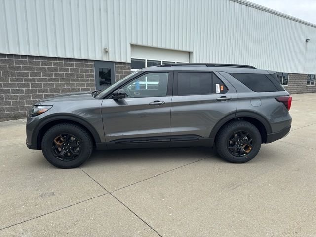New 2026 Carbonized Gray Metallic Ford Tremor® image 8