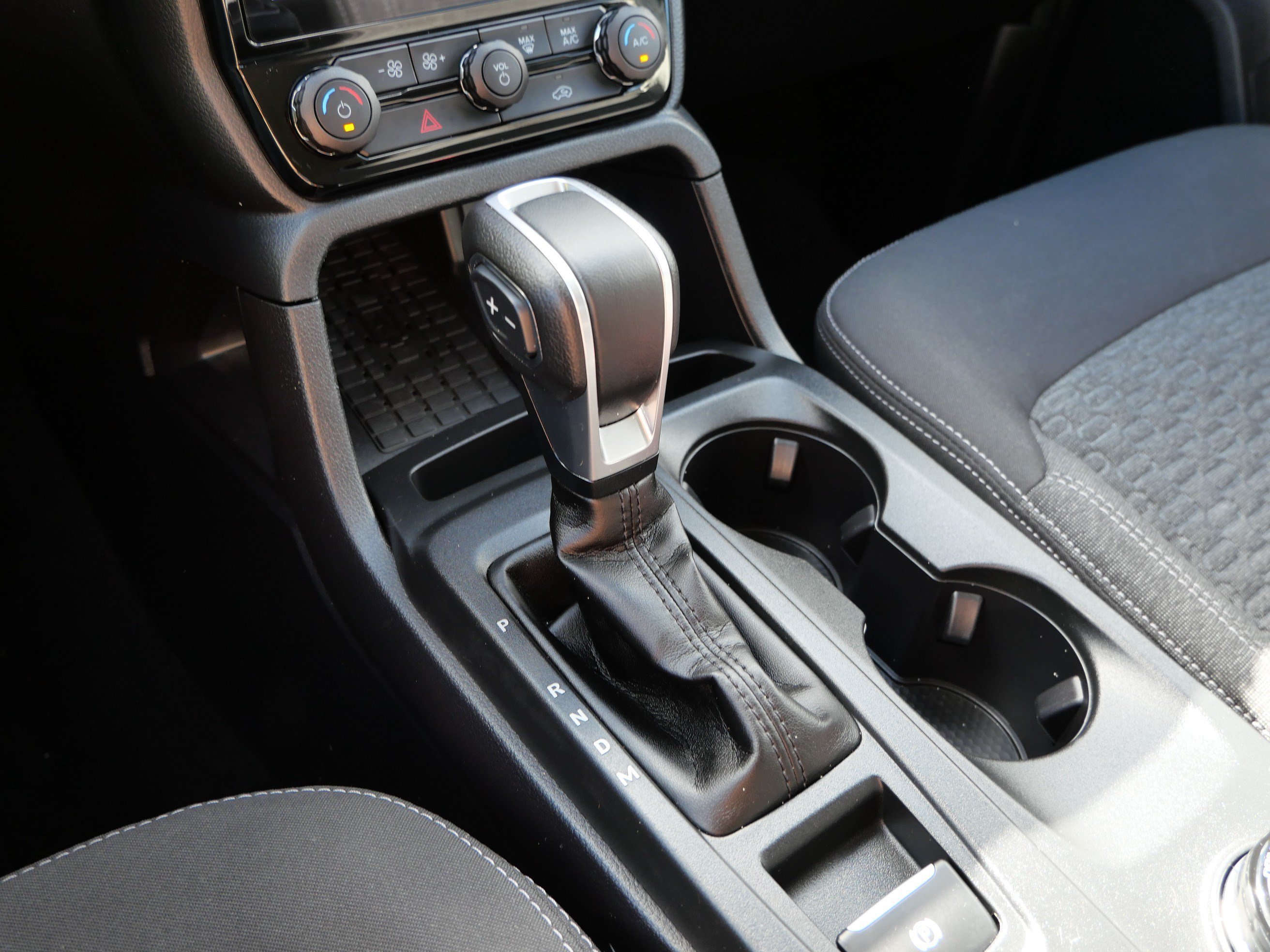Used 2024 Cactus Grey Ford XLT image 24