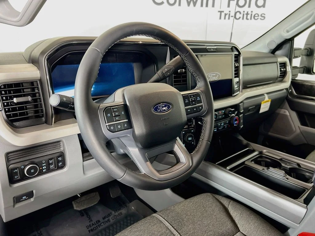 New 2027 Carbonized Gray Metallic Ford XLT image 3