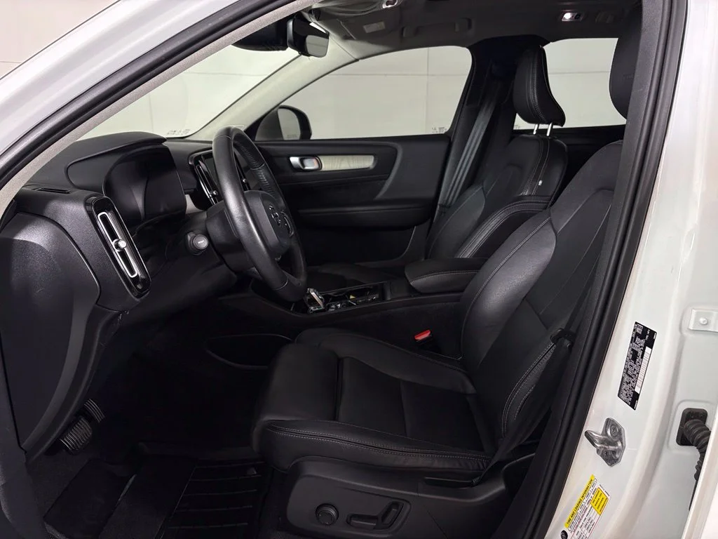 Used 2020 White Volvo T5 Inscription image 15