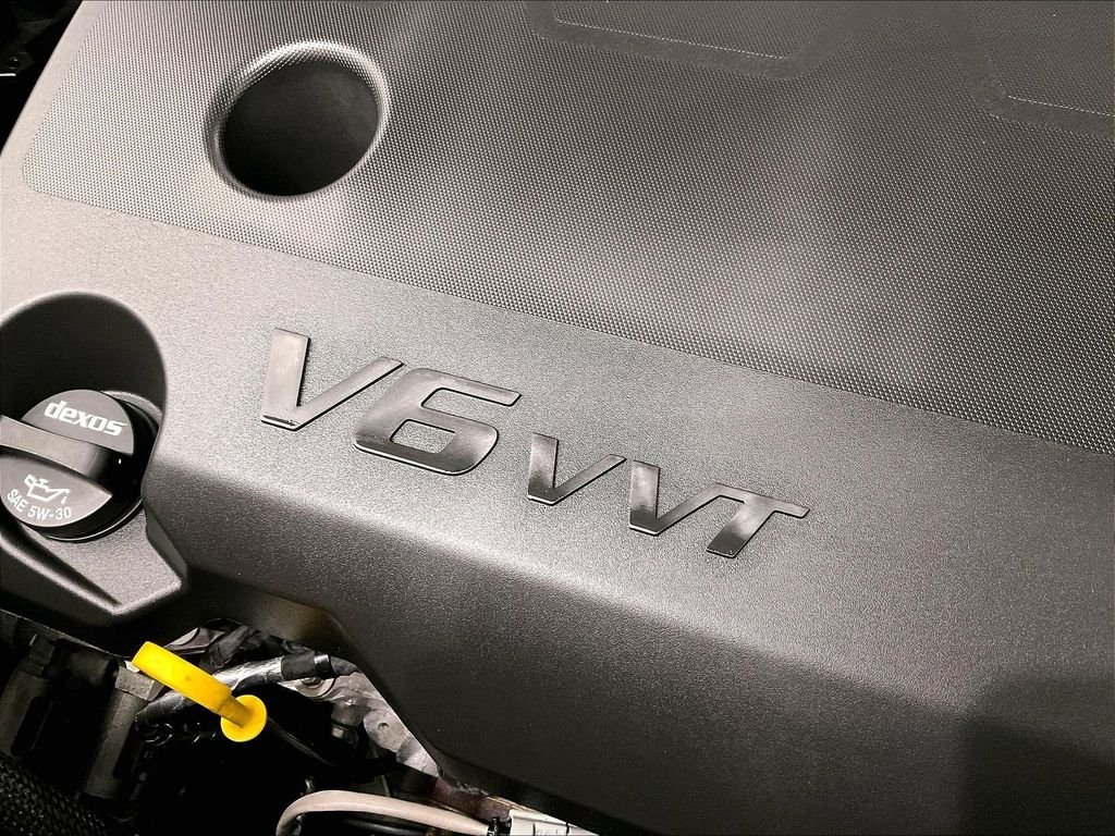 Used 2023 Summit White Chevrolet LT image 35
