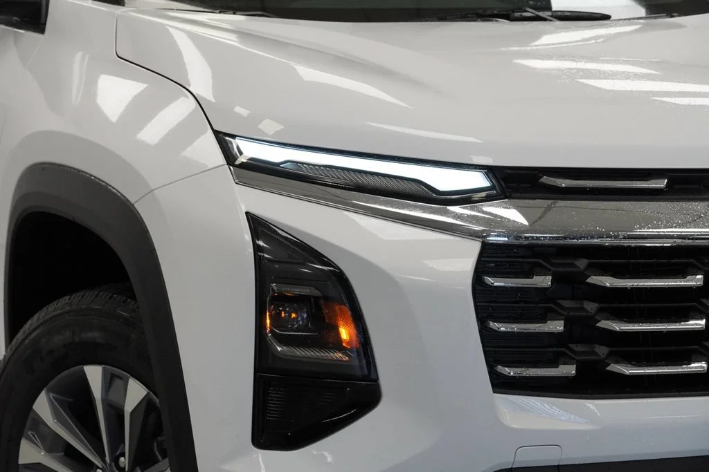 New 2026 Summit White Chevrolet LT image 30