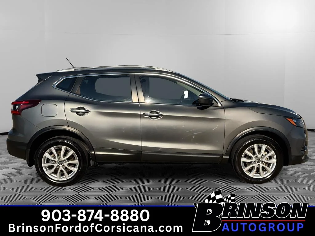 Used 2021 Gun Metallic Nissan SV image 8