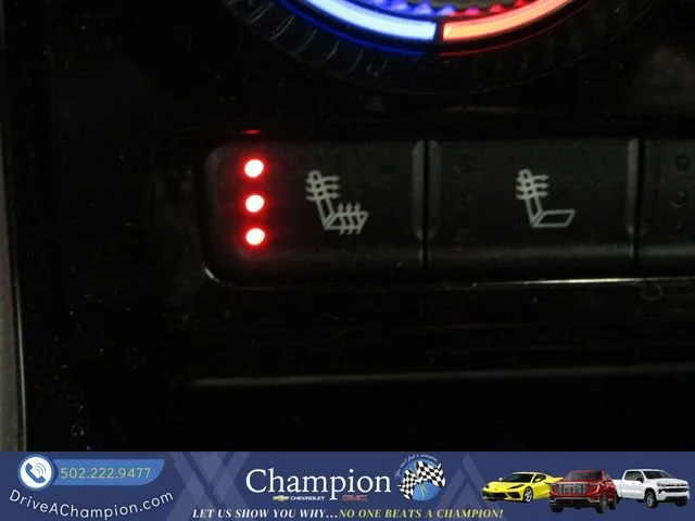 Used 2022 White Frost Tricoat GMC Denali image 9
