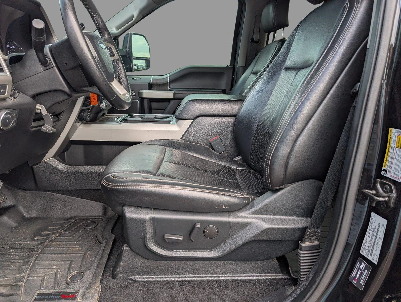 Used 2020 Agate Black Ford Lariat image 16