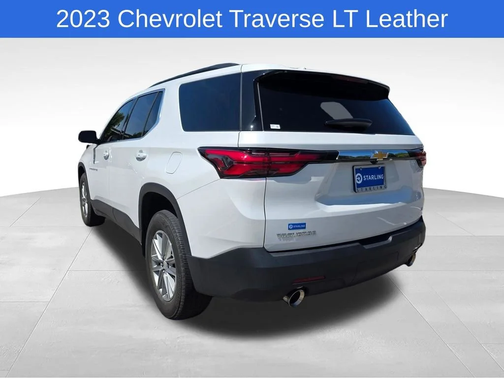 Used 2023 Iridescent Pearl Tricoat Chevrolet LT Leather image 7
