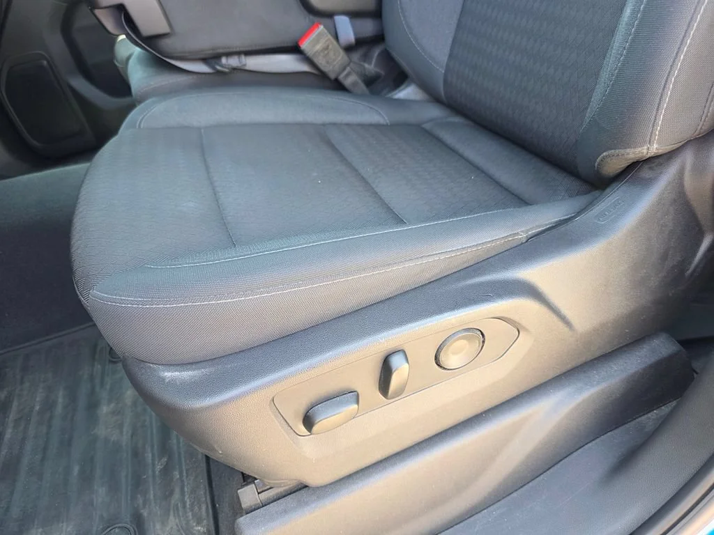Used 2025 Riptide Blue Metallic Chevrolet Custom image 12