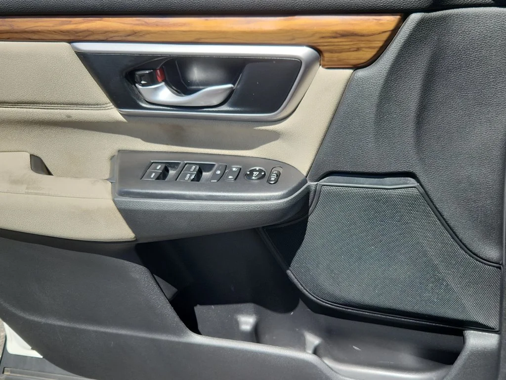 Used 2019 White Honda EX image 7