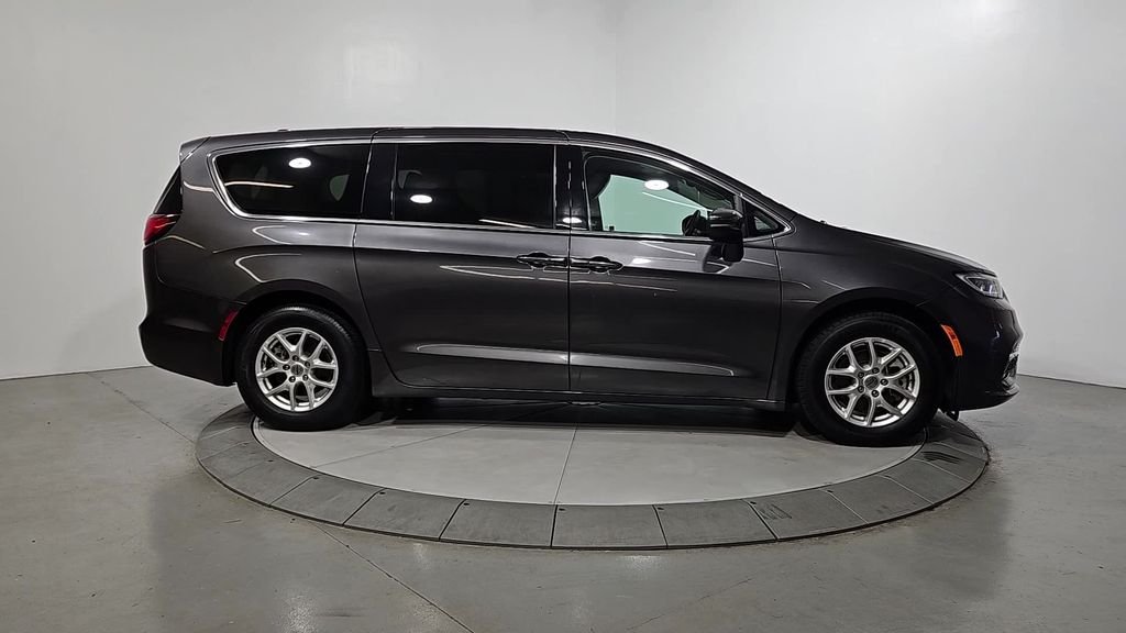 Used 2023 Gray Chrysler Touring L image 7