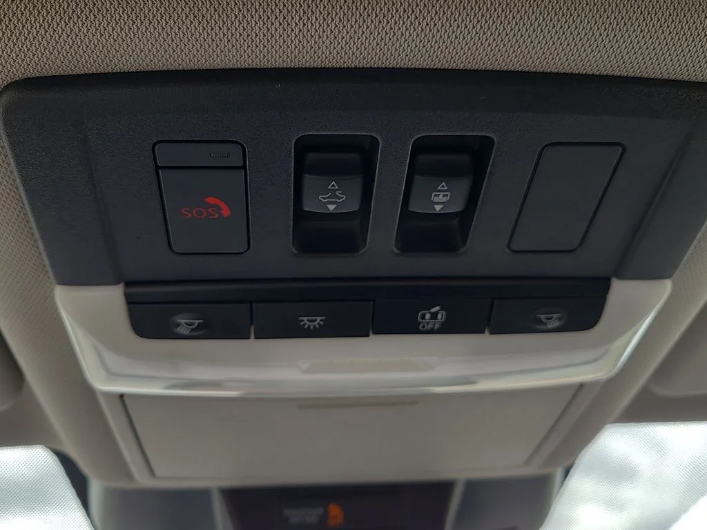 Used 2022 Gray Nissan SL image 30