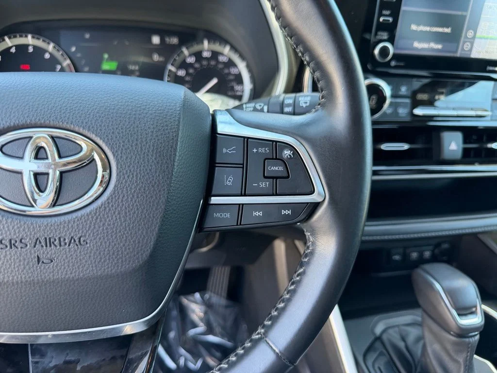 2021 Toyota Highlander XLE - Photo 16