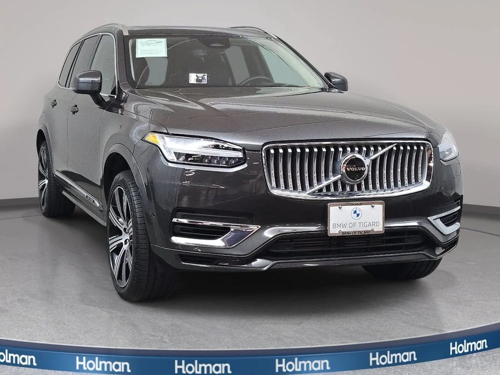 Used 2024 Platinum Gray Metallic Volvo T8 Plus 6 Passenger image 3