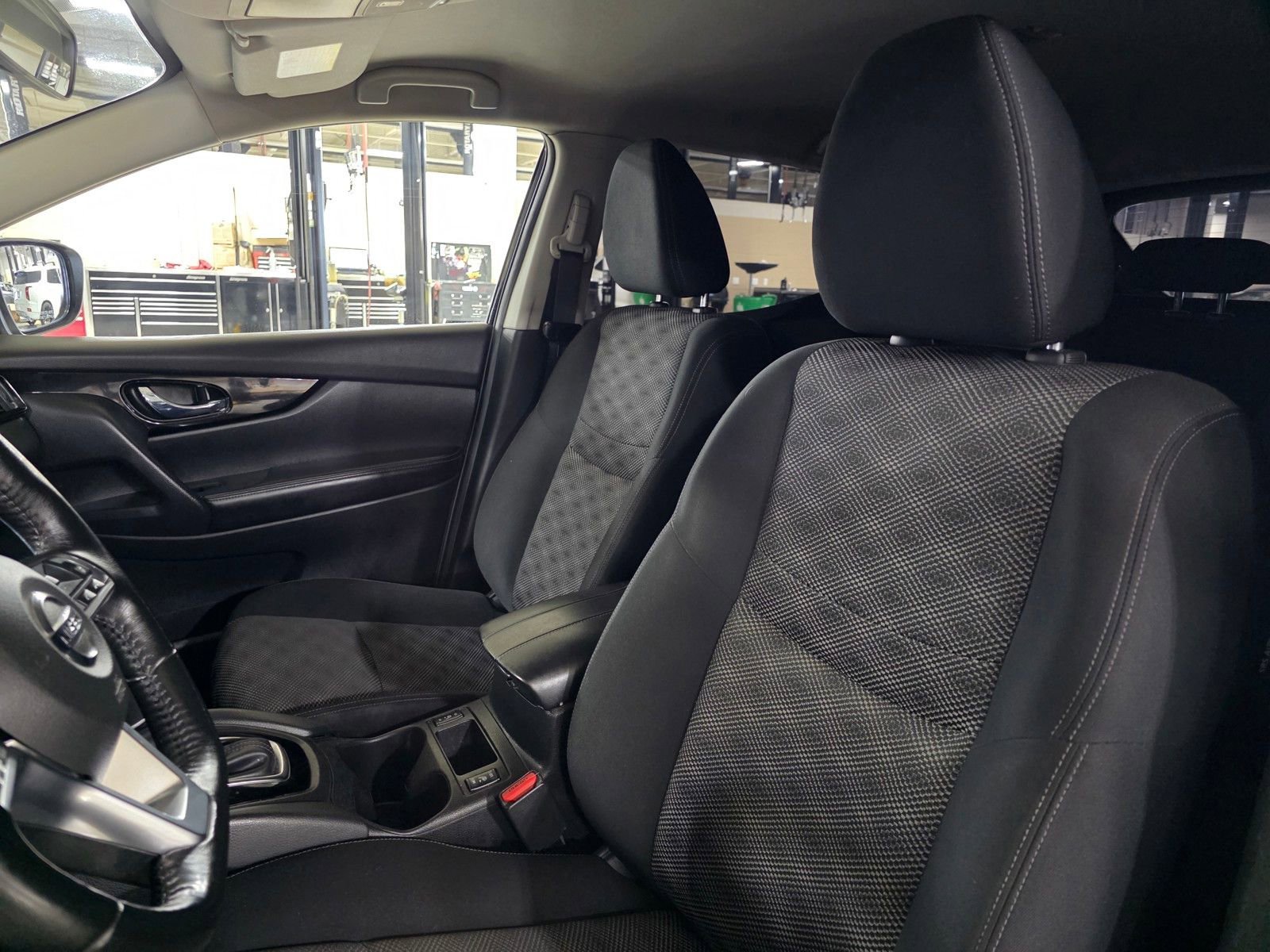 Used 2018  Nissan SV image 23