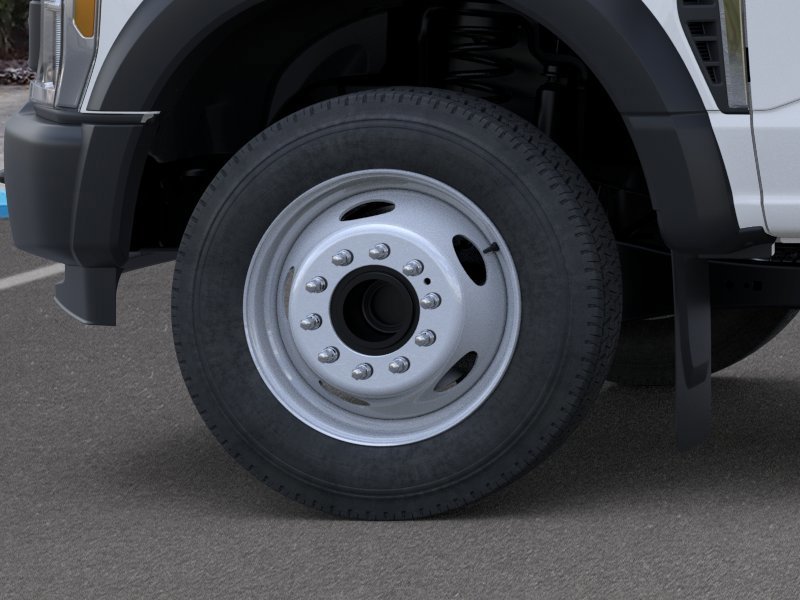 New 2026 Oxford White Ford F-550® XL image 19