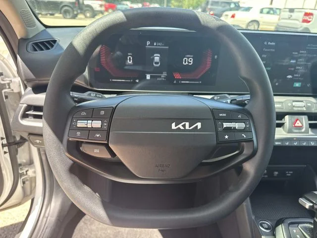 Certified Used 2025 Snow White Pearl Kia LXS image 35
