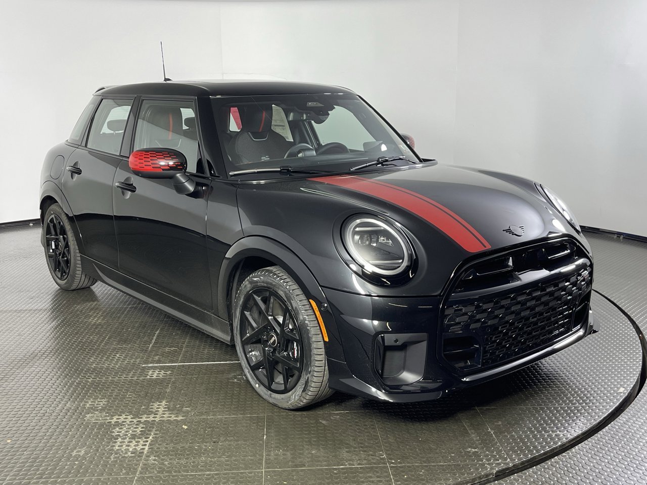 New 2026 Midnight Black II Metallic MINI ICONIC image 3
