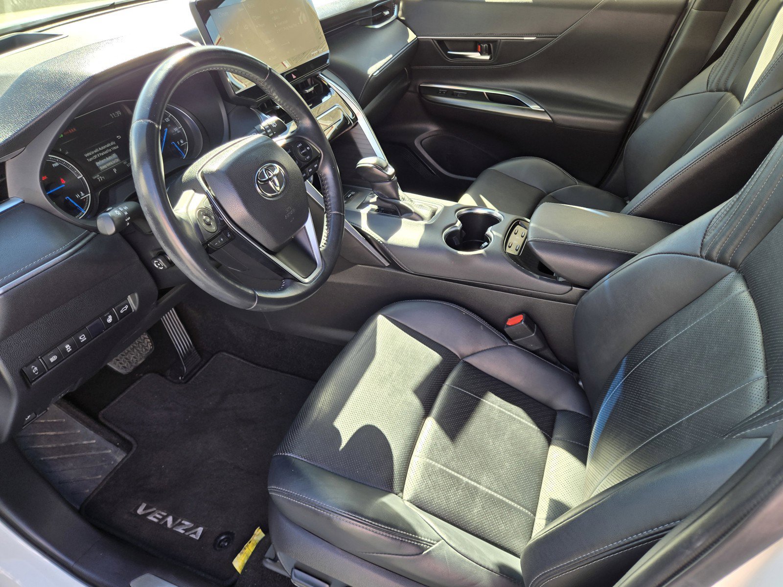 Used 2021  Toyota  image 15