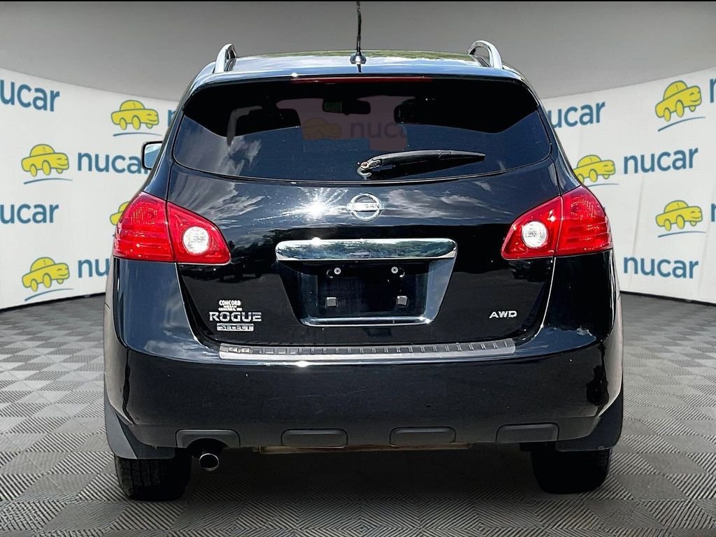 Used 2015 Black Nissan S image 5