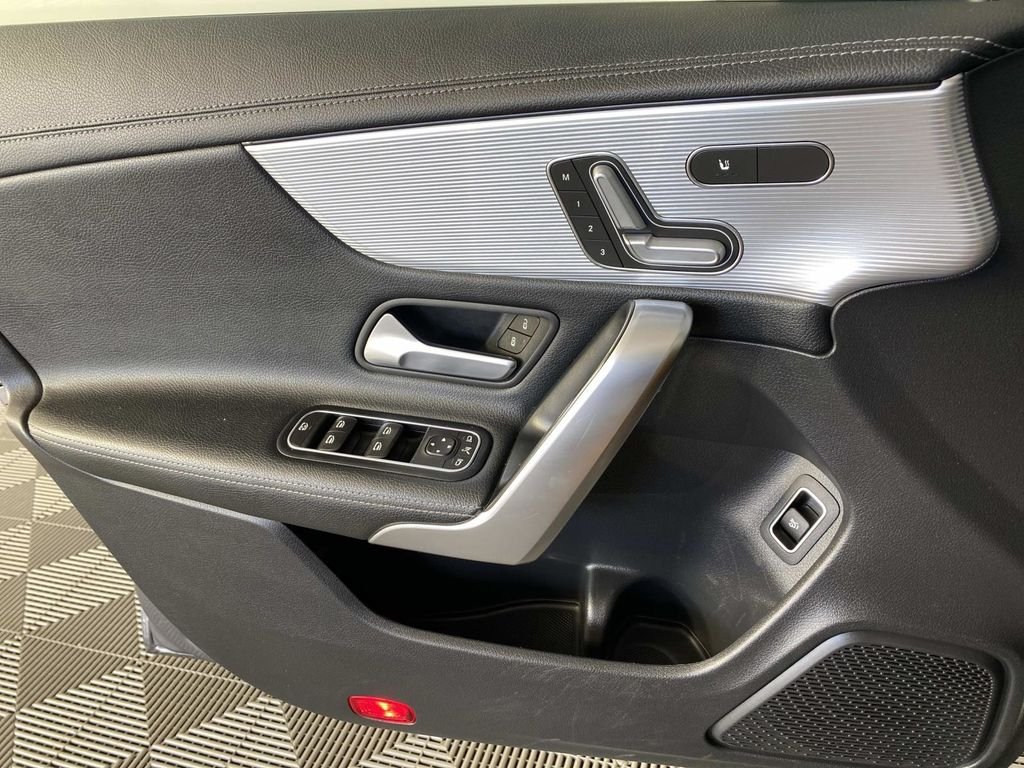 Used 2020 Gray Mercedes-Benz CLA 250 image 23