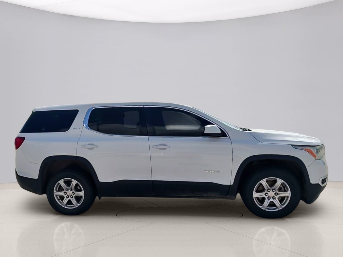 Used 2017 White Gmc SLE image 6