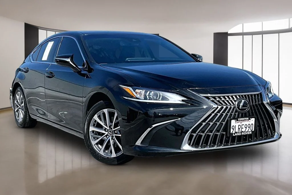 Used 2024 Black Lexus 350 image 3