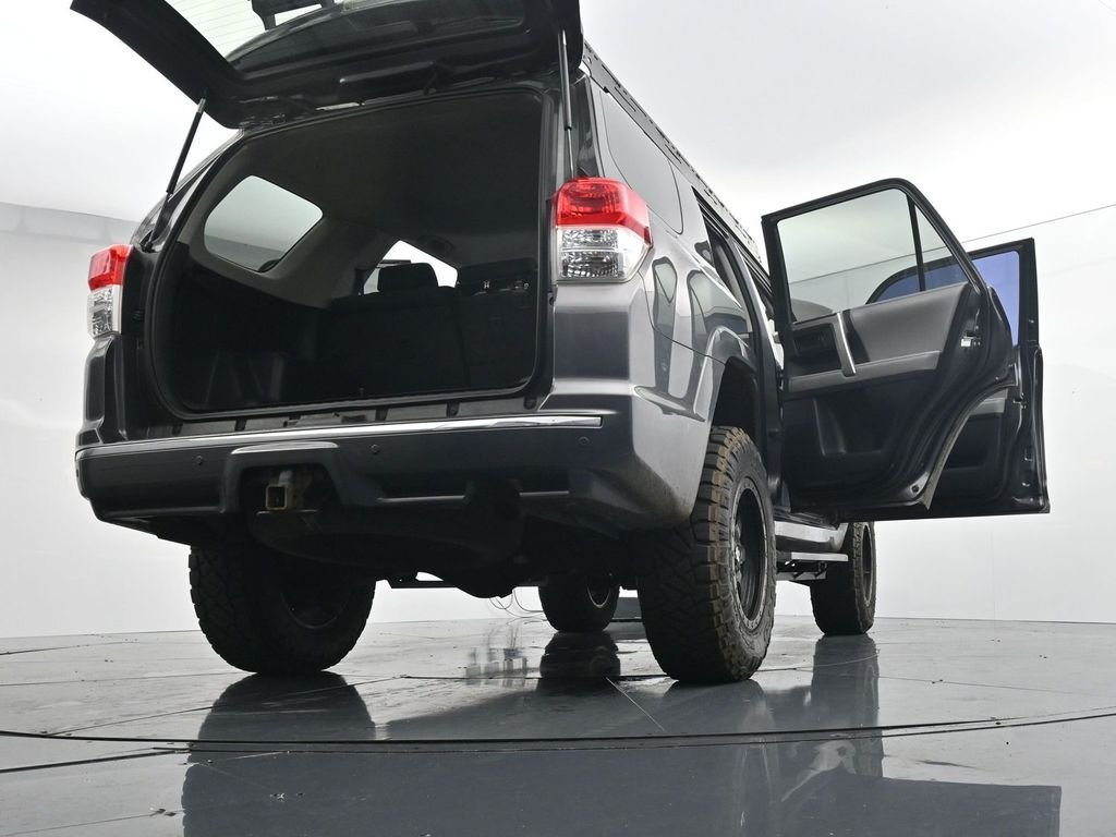 Used 2010 Gray Toyota SR5 image 30