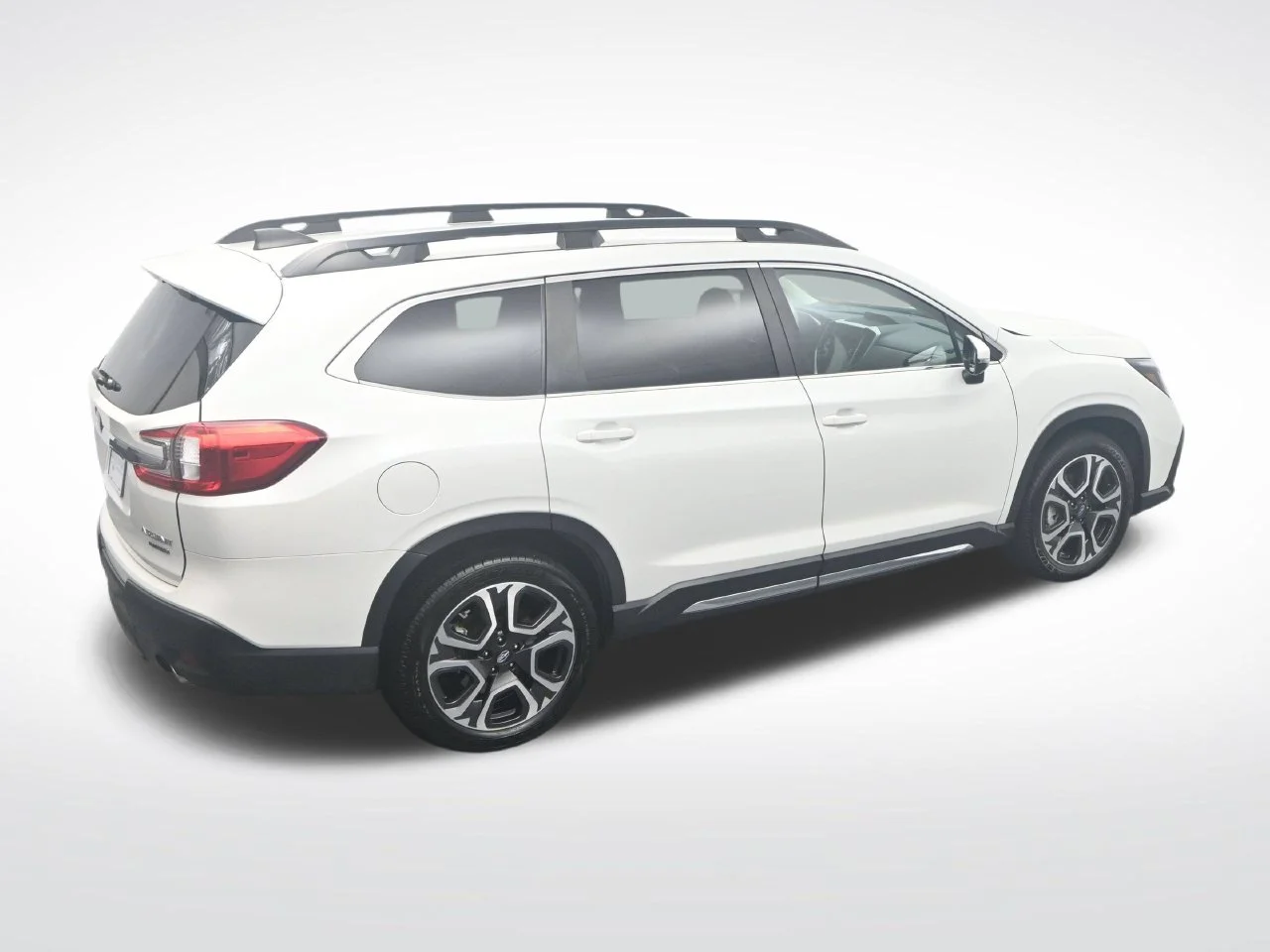 Used 2023 Crystal White Pearl Subaru Limited image 32