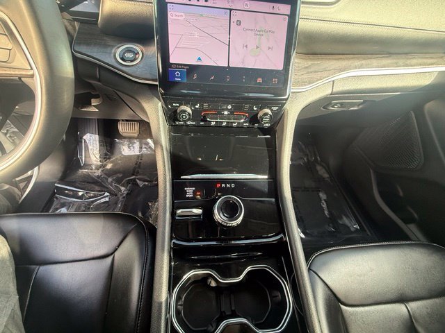 Used 2023 White/off-white Jeep Limited image 16
