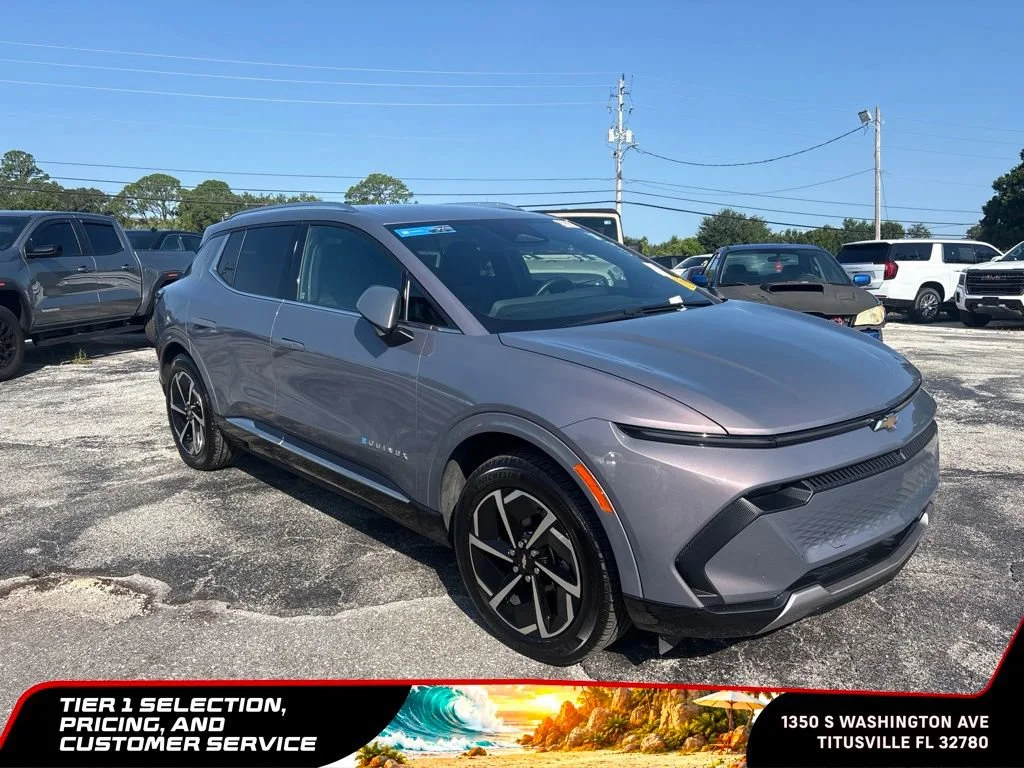 Used 2025 Galaxy Gray Metallic Chevrolet LT image 4