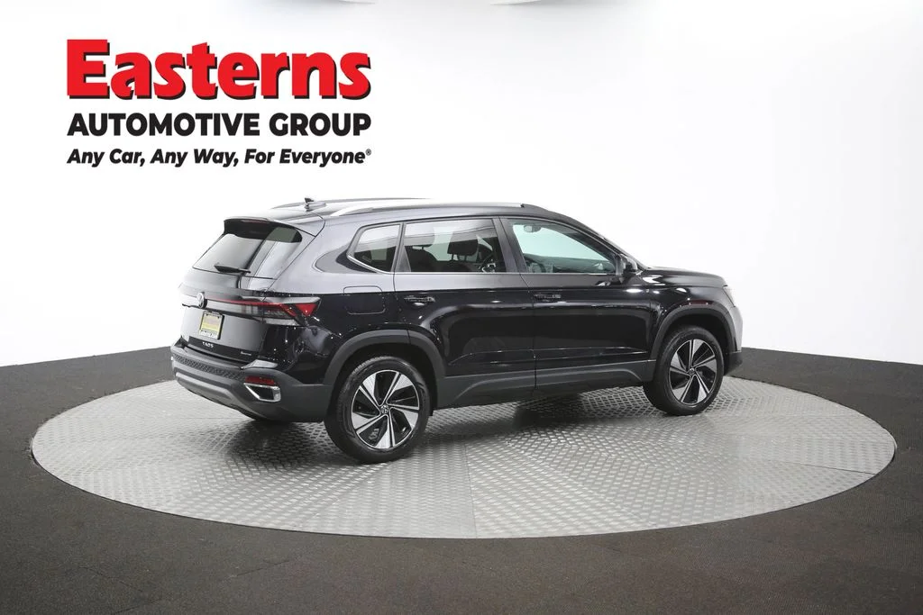 Used 2025 Black Volkswagen 1.5T SE image 42
