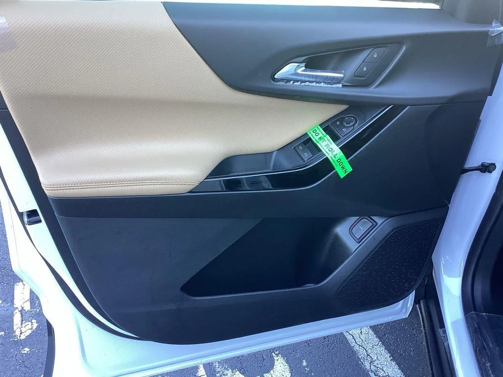 New 2026 Polar White Tricoat Chevrolet ACTIV image 22