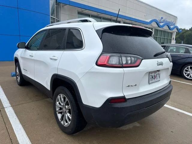 Used 2019 White Jeep Latitude Plus image 6