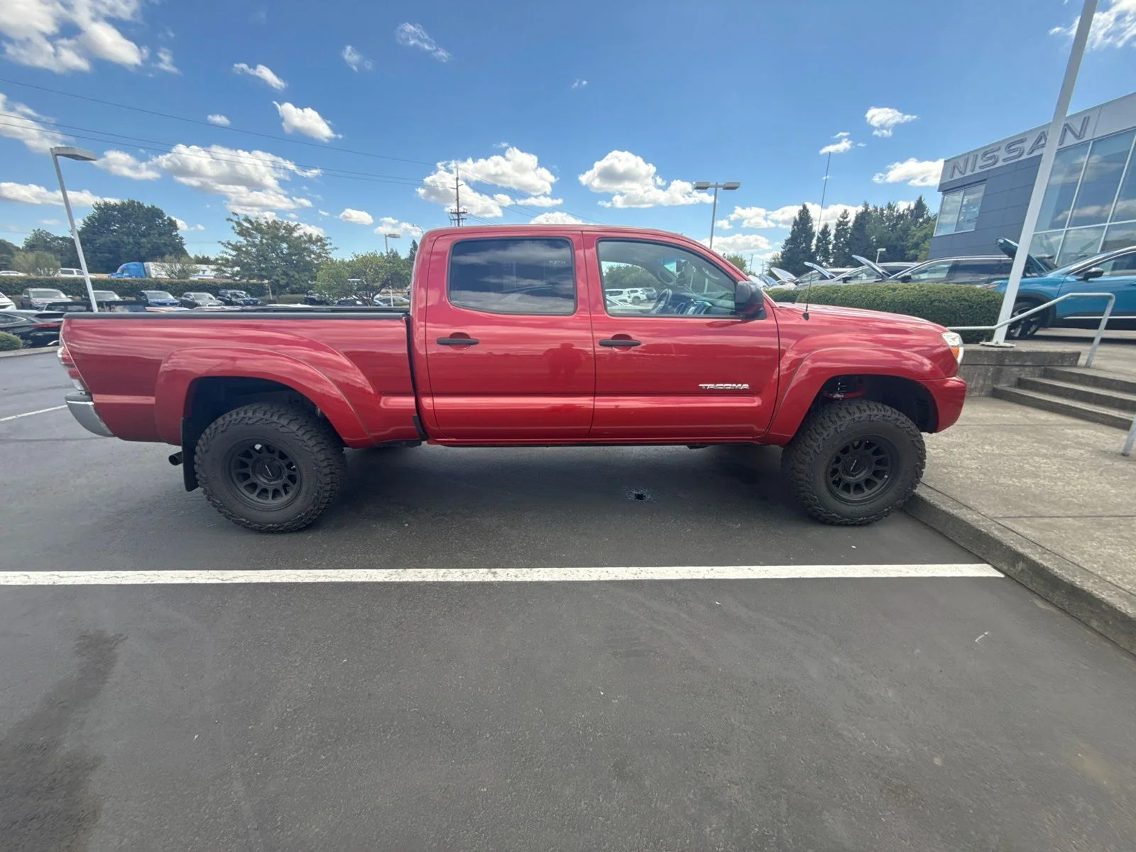 Used 2014  Toyota Base image 5