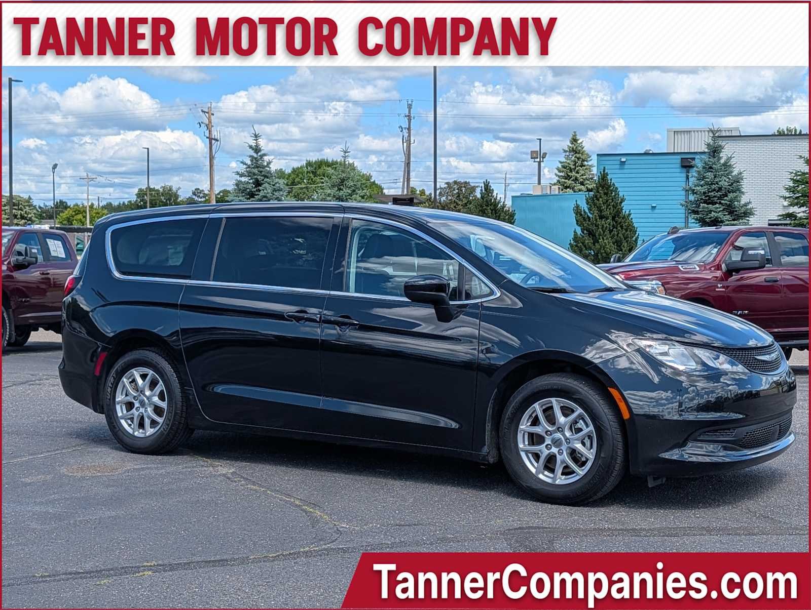 2023 Chrysler Voyager LX