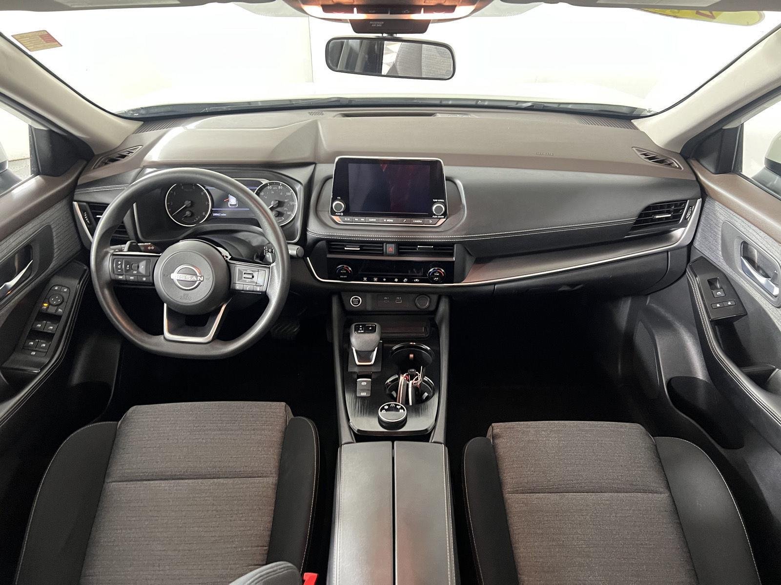 Used 2023 Pearl White Tricoat Nissan SV image 21
