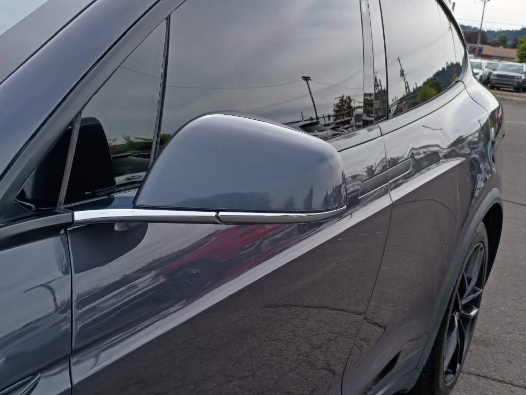 2020 Tesla Model X Long Range - Photo 14