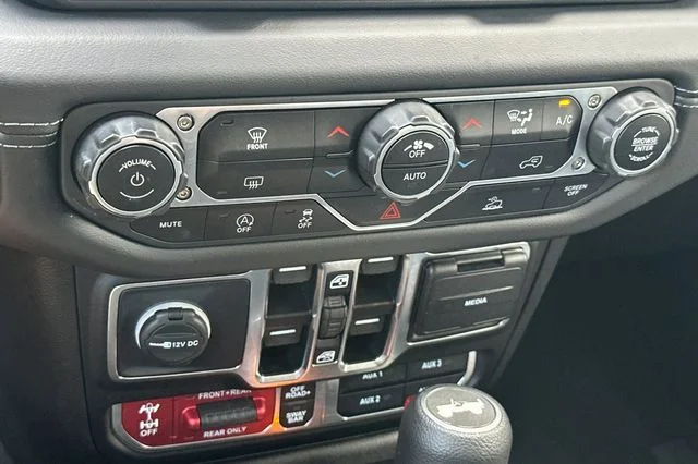 Used 2025 Black Jeep Rubicon image 18