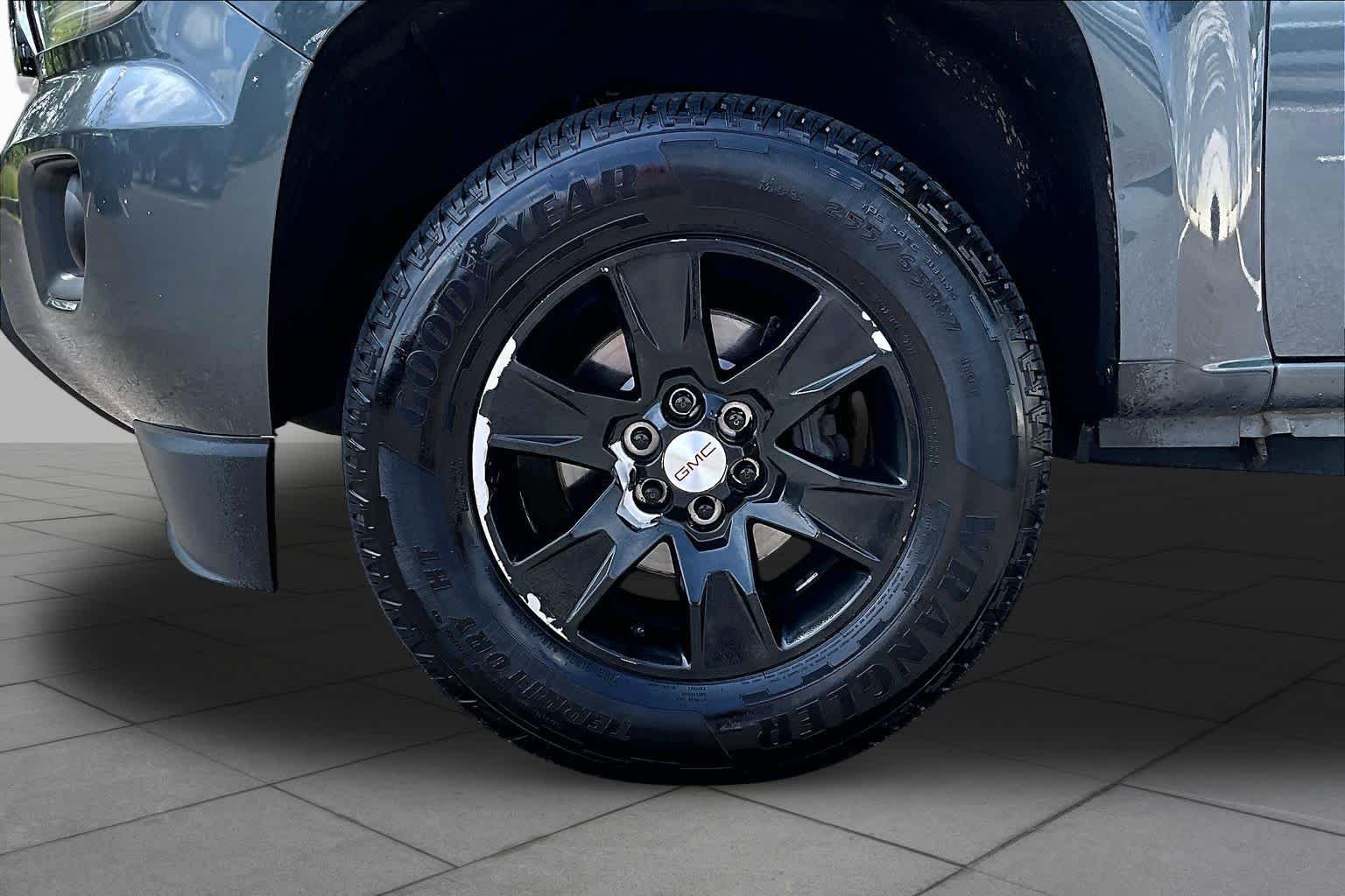 Used 2016 Cyber Gray Metallic GMC 2WD SLE image 11